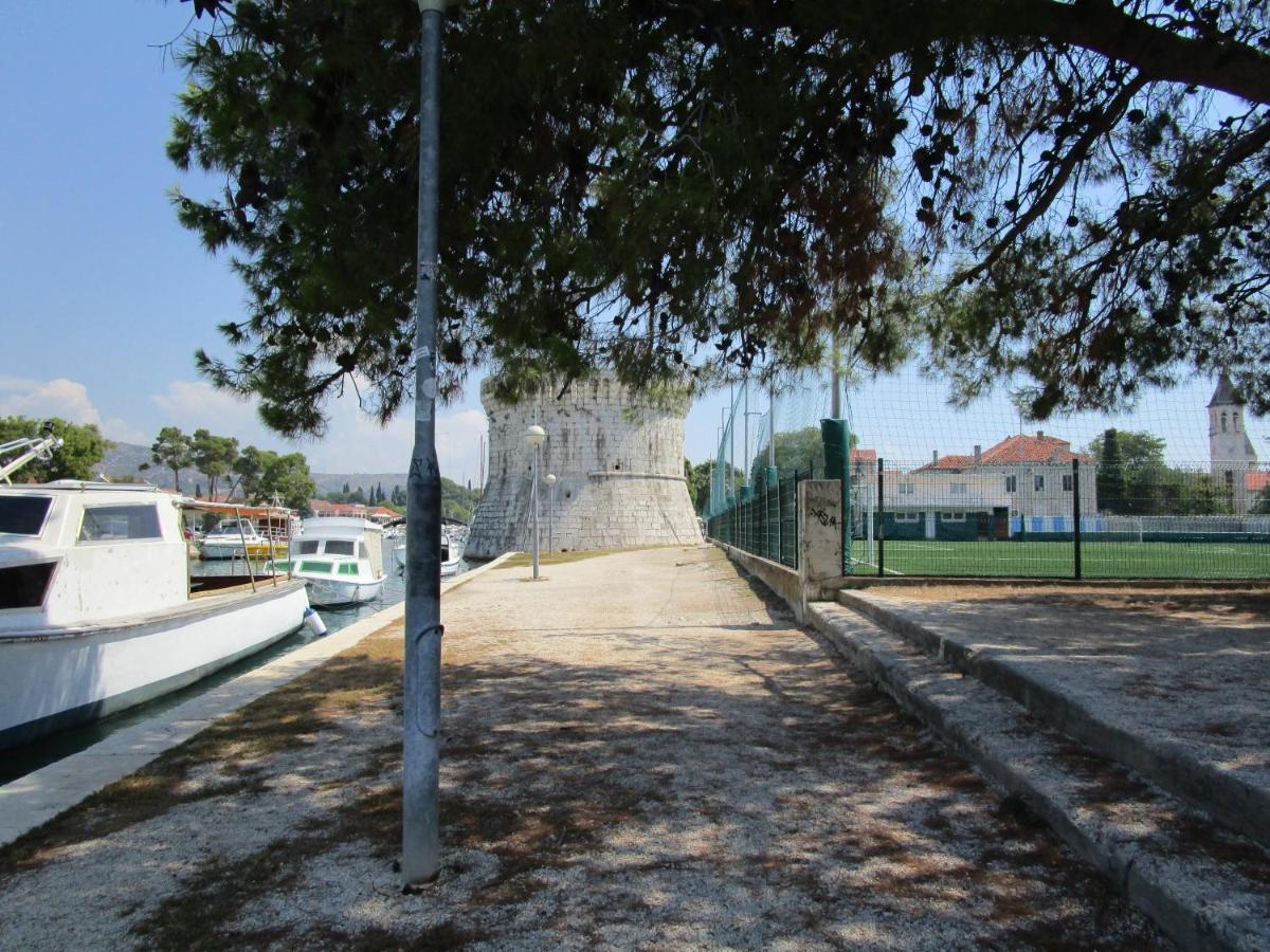 Marko Polo B Old Town Трогир Екстериор снимка